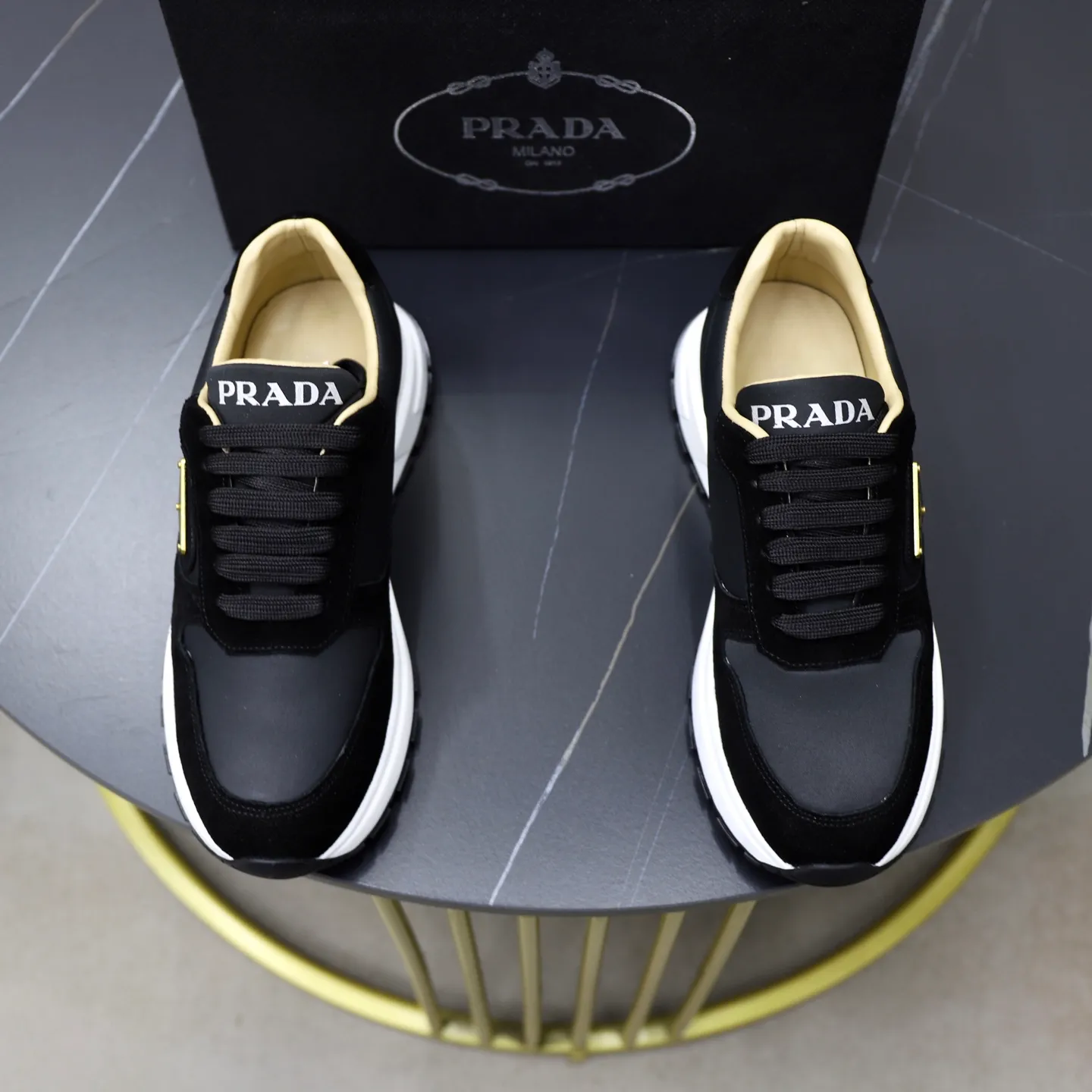 Men's shoes 💰462💰🙅‍♂️🙅‍♂️🙅‍♂️ Brand: PRADA Standard code: 38–44 (45 can be customized) Grade: Same as the official website Material: Original cowhide fabric Comfortable sheepskin lining Lightweight and wear-resistant outsole Style category: Men's fashionable casual shoes and boots Running sneakers Distinguished luxury brand elements Top luxury Color: actual picture color